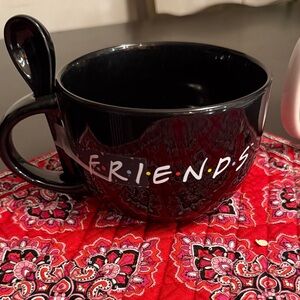 Warner Bros. FRIENDS Black Mug with Spoon